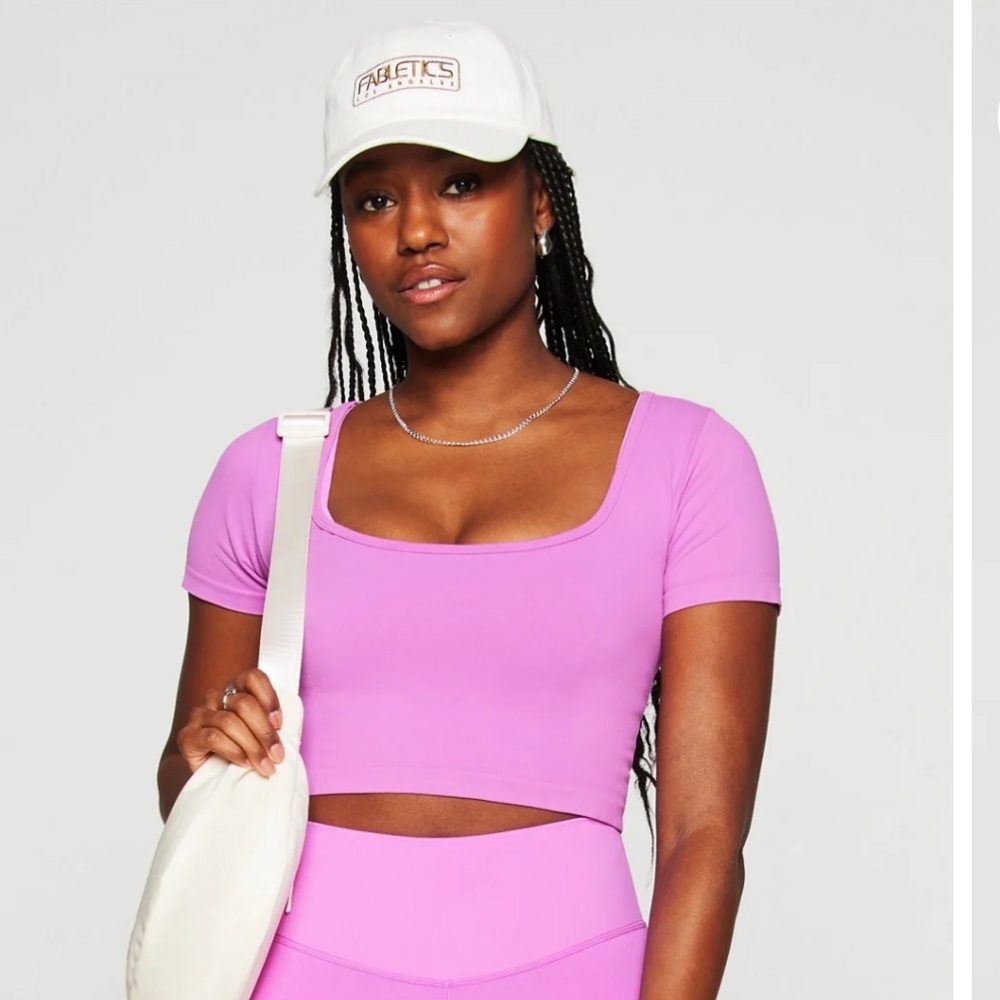 Fabletics Sleek Seamless Scoop Neck Short-Sleeve Top Electric Orchid